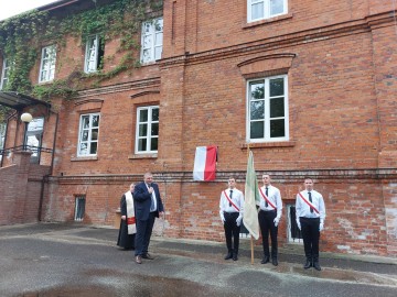 150 lat historii i służby młodemu pokoleniu, 